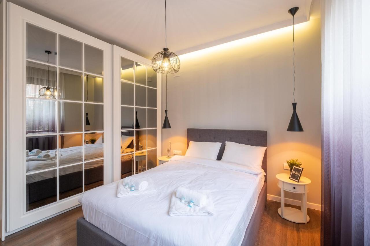 Designer & Cozy 2Bd Flat With A Parking In The City Center By Flat Mаnager Sofia Eksteriør billede