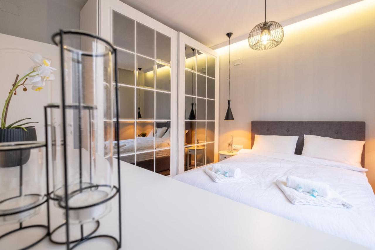 Designer & Cozy 2Bd Flat With A Parking In The City Center By Flat Mаnager Sofia Eksteriør billede