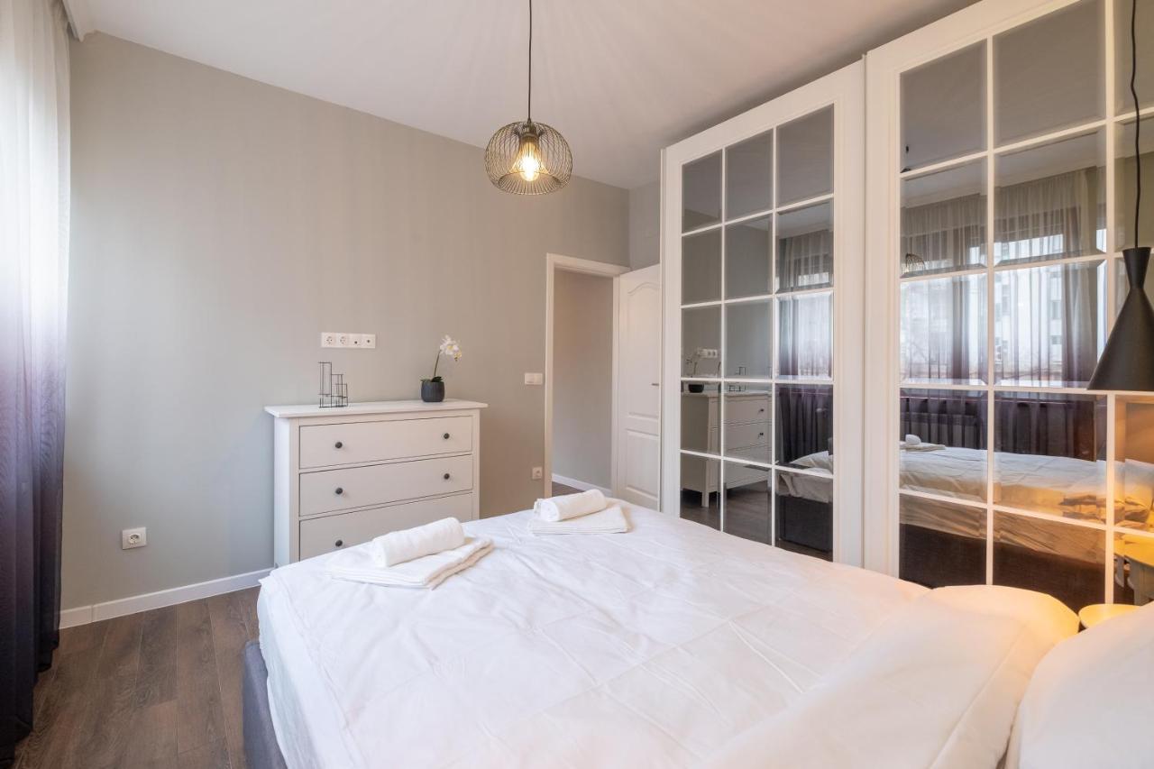 Designer & Cozy 2Bd Flat With A Parking In The City Center By Flat Mаnager Sofia Eksteriør billede