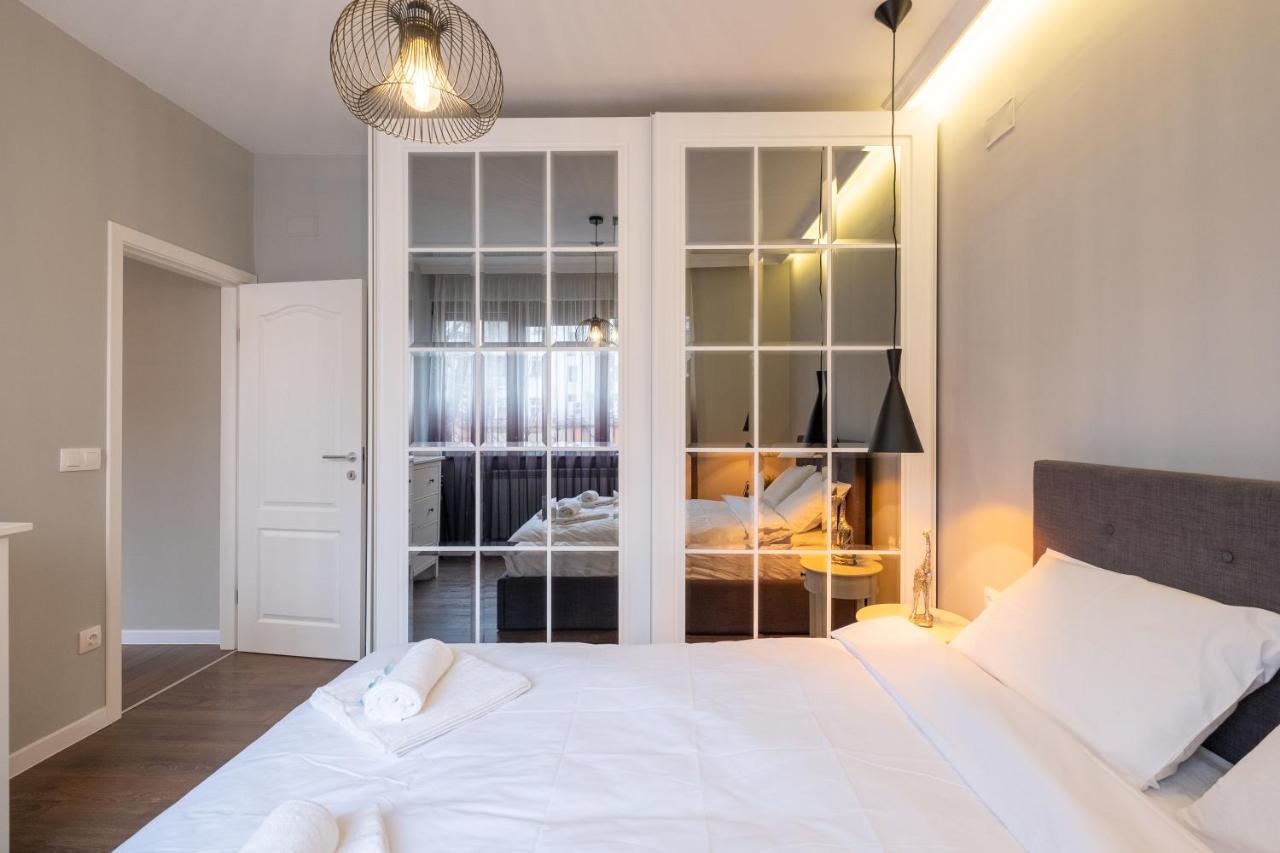 Designer & Cozy 2Bd Flat With A Parking In The City Center By Flat Mаnager Sofia Eksteriør billede